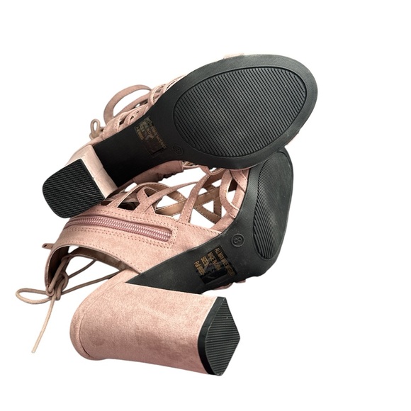 Charlotte Russe Faux Suede Chunk Heels - Picture 5 of 7